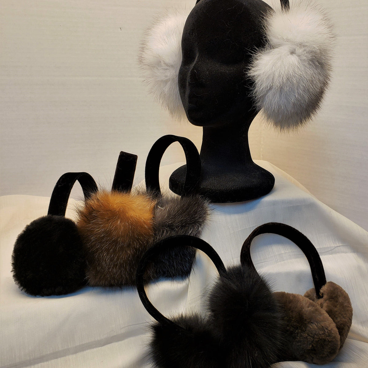 Audet Fourrures - Adjustable Fur Ear Muffs - Black - Beaver